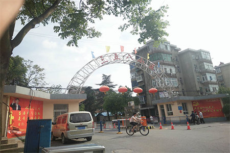 降价急售！世界城二期电梯中层精装两房仅售49万证齐可按揭